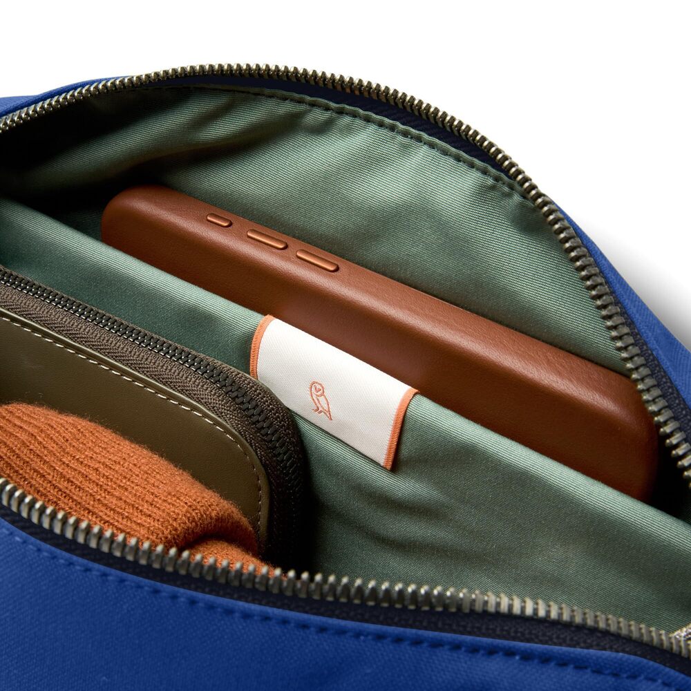 9582 Classic Sling everyday 5 liter minimalist crossbody bag with internal - Picture 5 of 7